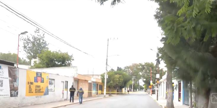 RAFAGUEADOS: Dos hombres estaban en un puesto de pollo cuando llegaron a acribillarlos
