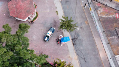 VIOLENCIA. Atacan a balazos a dos hombres frente a una iglesia en Tultitlán; uno murió