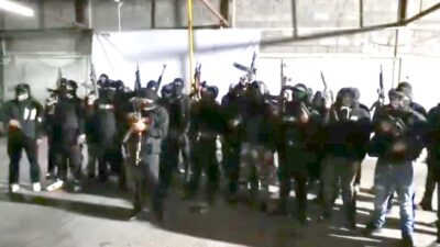 VIDEO. Grupo armado anuncia ‘limpia’ al oriente del Edomex; amenaza a criminales, empresarios y abogados coludidos