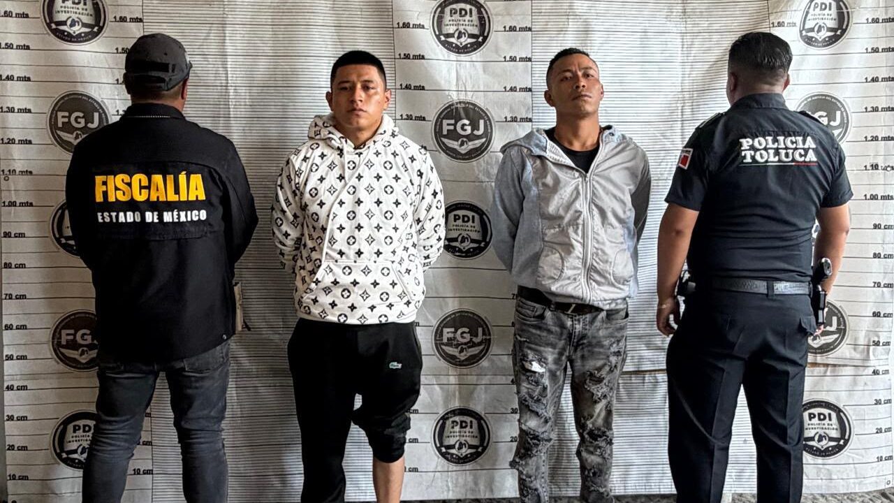 LACRAS: Dos sujetos aterrorizaban a estudiantes de la UNITEC y policías de Toluca los capturan
