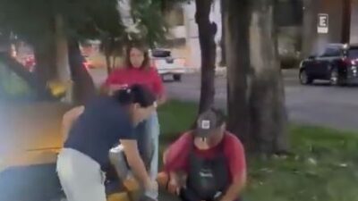 VIDEO: ‘¡Suelta eso!’; ladrón roba a jovencitas y el karma le llegó de inmediato