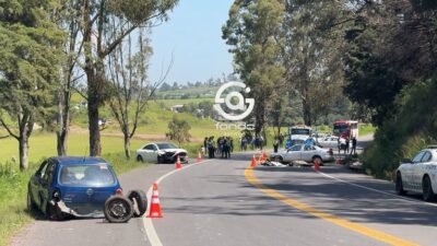 URGENTE: Conductor de un Mercedes causa choque y tragedia en carretera de Edomex