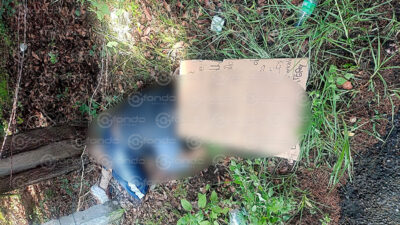TERROR. Abandonan dos cuerpos sin vida en carretera del Edomex; tenían un mensaje