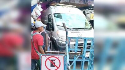 URGENTE: Un trabajador no llegó a casa y lo encuentran en una coladera de la Merced