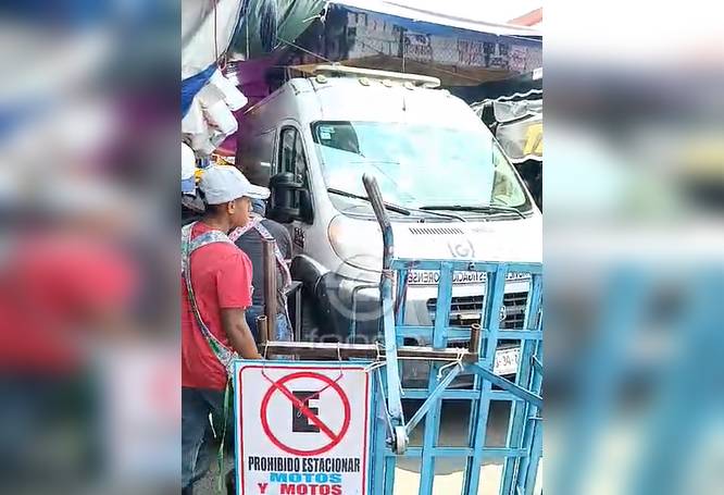 URGENTE: Un trabajador no llegó a casa y lo encuentran en una coladera de la Merced