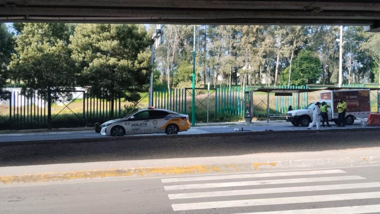 TRISTEZA: Abuelo cruzaba solo la avenida al amanecer cuando un auto lo arrolló