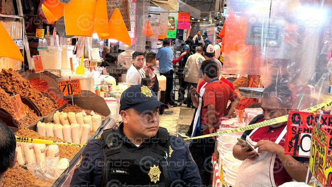TRAGEDIA. Fernando limpiaba coladeras en el mercado de La Merced y ahí lo encontraron muerto