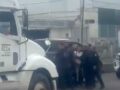 VIDEO: ‘Así ponte con la rata…’; policías de Ecatepec golpean y amenazan a dos adultos mayores