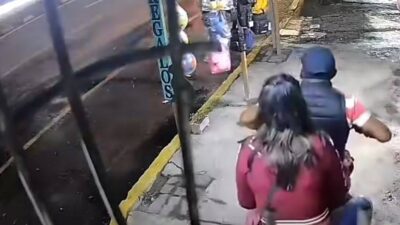 VIDEO: Pareja de ratas en motoneta roba mercancía de pequeños negocios