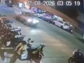 VIDEO. Sujetos atacan a varios jóvenes afuera de un bar en Edomex; hay tres apuñalados