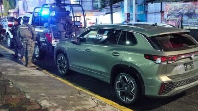 VIDEO: Criminales roban camioneta de lujo y desatan persecución en Edomex