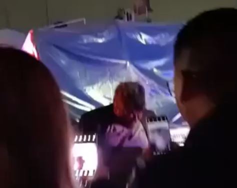 VIDEO: ‘No que Jalisco…?’; vecinos dan la golpiza de su vida a sujeto decía ser de un cártel