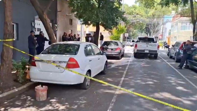 VIOLENCIA: Dos hombres discutían en la banqueta, uno sacó un arma y mató al otro