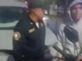 VIDEO. Policías extorsionaban a jóvenes, los amenazan y huyen cuando los denuncian