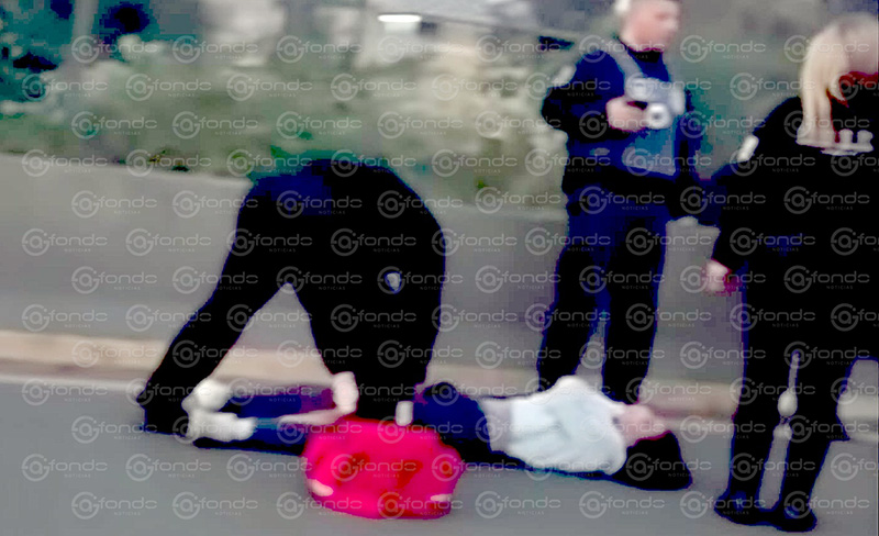 VIDEO. Pareja de jóvenes en moto derrapan en Avenida Central; el conductor murió