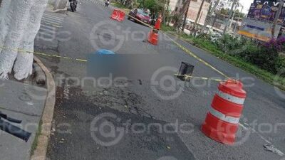 PESADILLA: Un motociclista murió arrollado por un auto; nadie lo identificó