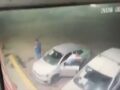 VIDEO: ‘Vuelven a nacer’; hombres se salvan de ser aplastados por un conductor borracho