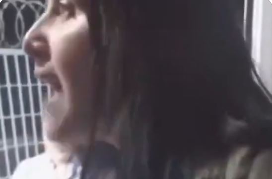 VIDEO: #LadyLomas insulta y amenaza a una mujer guardia de seguridad