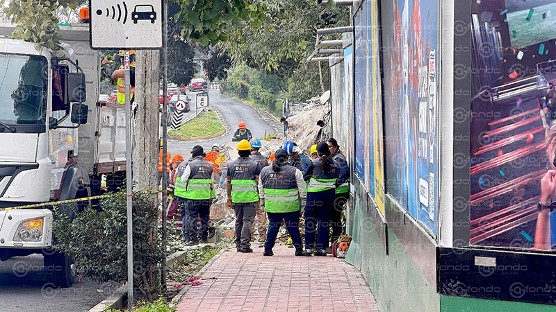 APARATOSO. Se desploma una construcción sobre carriles laterales de Viaducto; no hubo víctimas