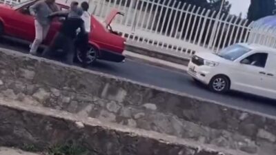 VIDEO: Familias arman violenta y vergonzosa pelea por un conflicto vial