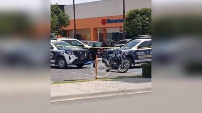 URGENTE: Guardia de plaza comercial mata a motociclista por un lugar de estacionamiento