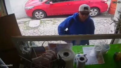 VIDEO: Cínico ratero se lleva el ‘marranito’ de las propinas de un negocio