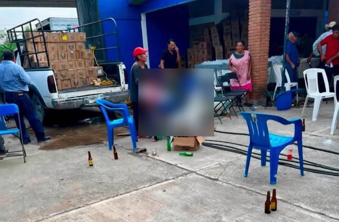 VIDEO: Encapuchados acribillan a cuatro hombres durante fiesta familiar
