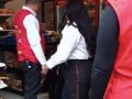 VIDEO. Violenta pandilla de ‘farderos’ roban y causan destrozos en tiendas Wal Mart del Edomex