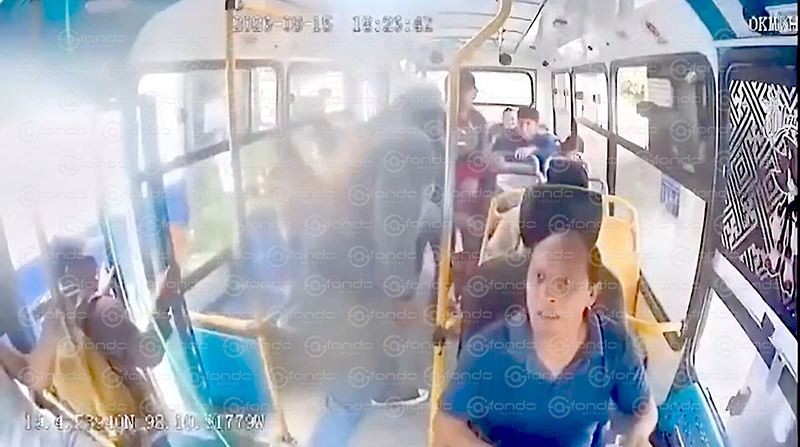 VIDEO. Intento de asalto a transporte público deja varios pasajeros heridos de bala