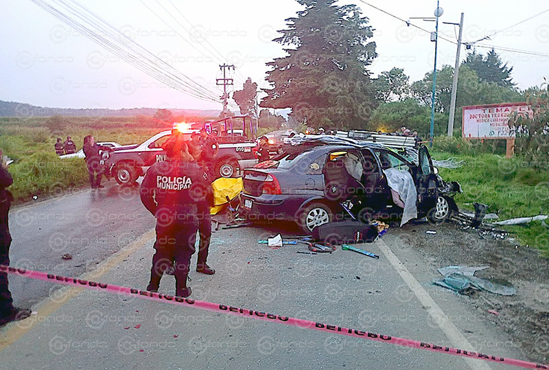 CHOQUE. Mueren dos mujeres y un hombre tras fuerte accidente en Edomex