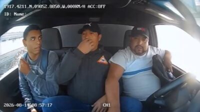 VIDEO: Trailero vive una pesadilla en una caseta de cobro de Edomex