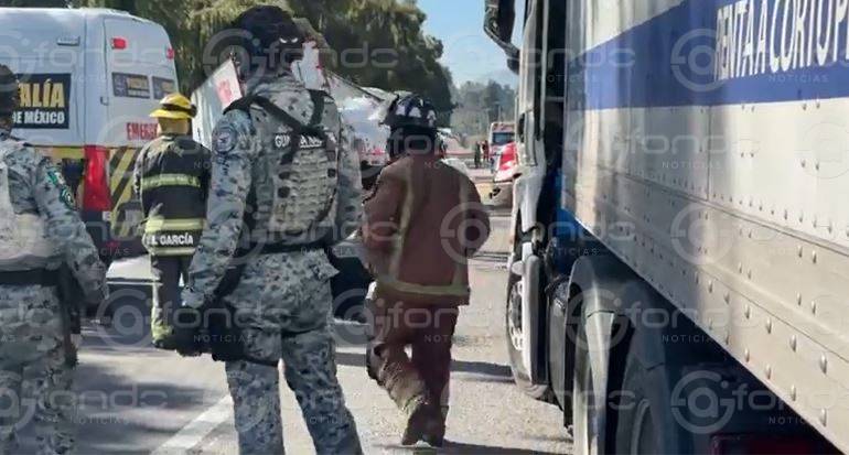 URGENTE: Muere chofer de pipa de gas al estrellarse y se desata fuerte movilización