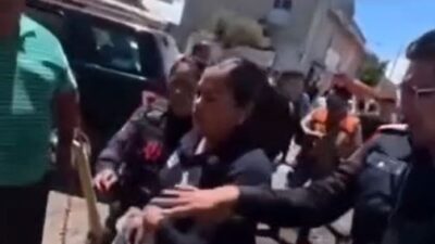 VIDEO. Policías de Edomex agreden a discapacitado y someten con violencia a un trailero