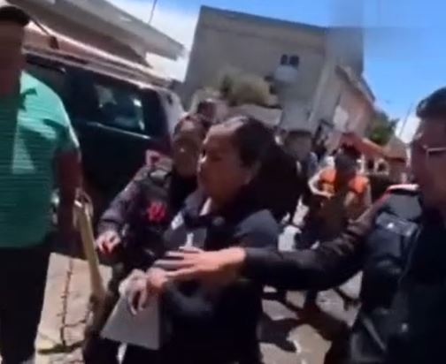 VIDEO. Policías de Edomex agreden a discapacitado y someten con violencia a un trailero