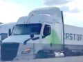 VIDEO: Asaltantes de transportistas no contaban con que custodios también estaban armados