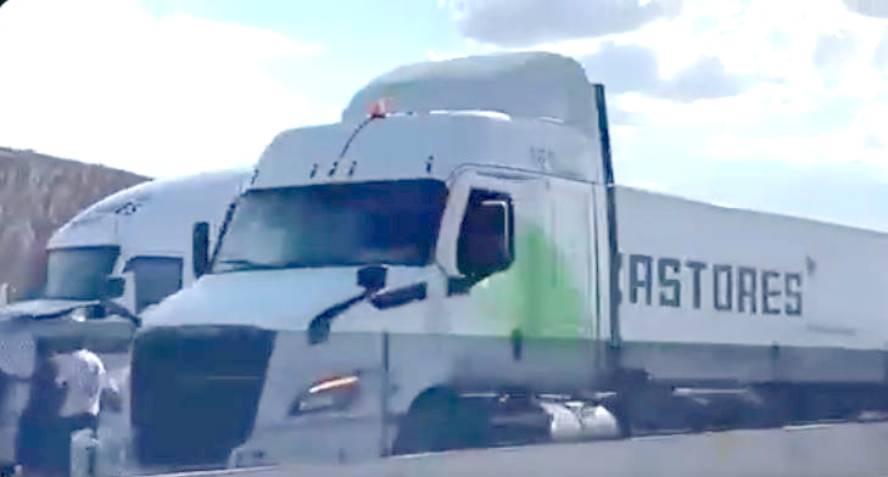 VIDEO: Asaltantes de transportistas no contaban con que custodios también estaban armados