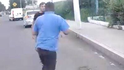VIDEO. Chofer de combi provoca choque, pelea y termina pidiendo paz en Ecatepec