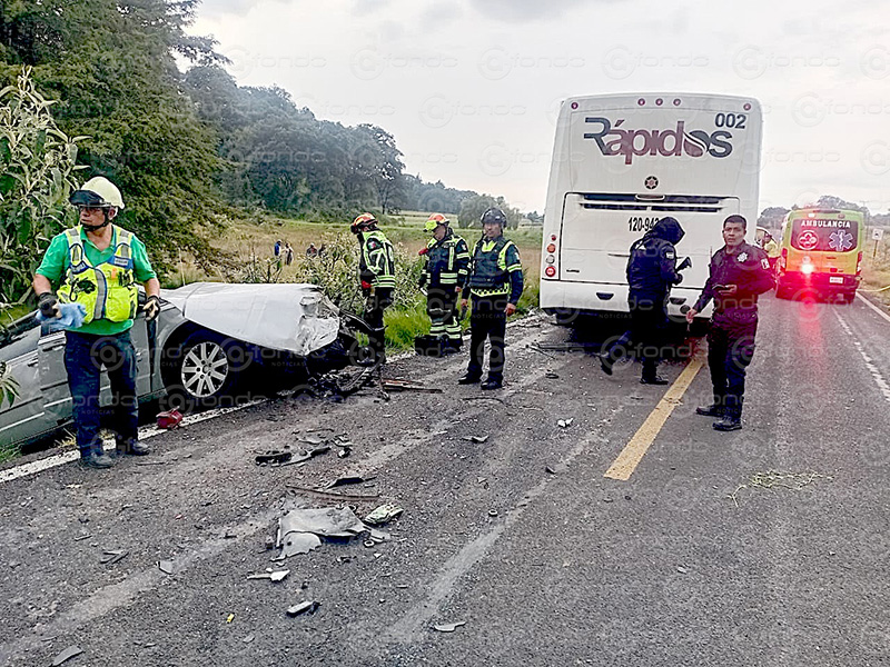 TRAGEDIA. Víctor Sergio y Graciela eran hermanos; ambos murieron al chocar contra un autobús en Edomex