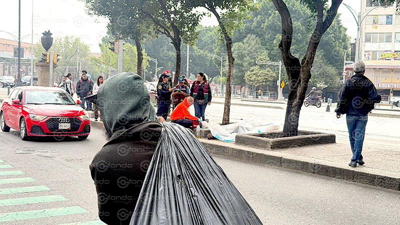 SOLEDAD. «A veces se pintaba de payasito para pedir dinero»; de abajo del plástico salía su mano con un anillo de plata