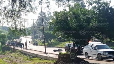 VELOCIDAD: Dos hombres iban muy rápido en una moto y ambos terminaron muertos