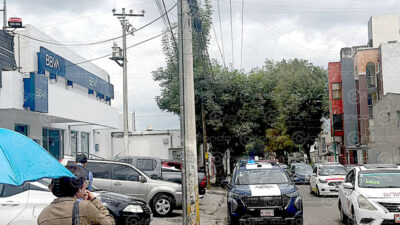 DESCARADOS. Roban a cuentahabiente adentro de una sucursal de BBVA en Edomex