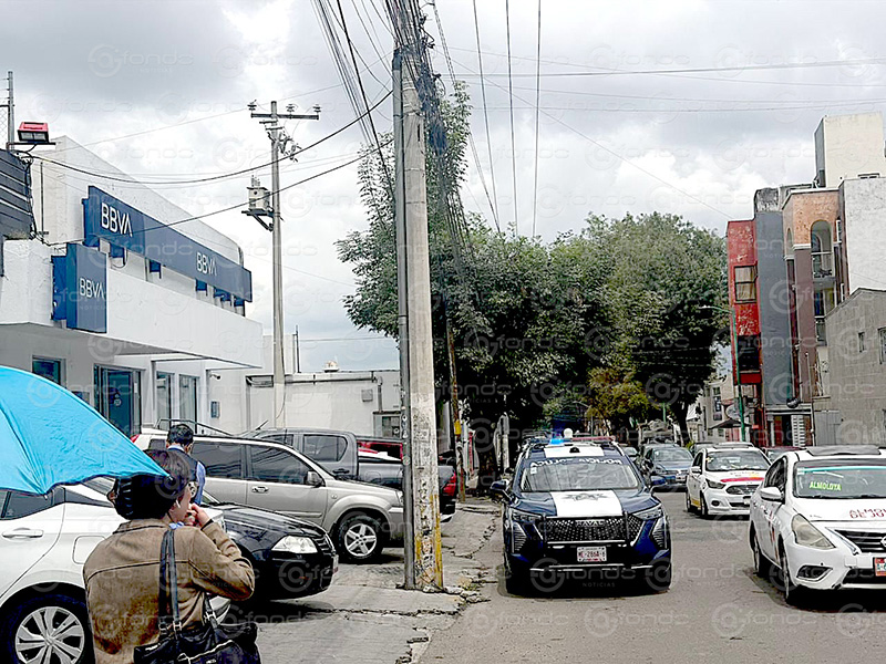 DESCARADOS. Roban a cuentahabiente adentro de una sucursal de BBVA en Edomex