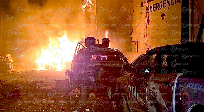 TERROR. Estalla un coche bomba frente a comandancia y la noche se convirtió en un infierno