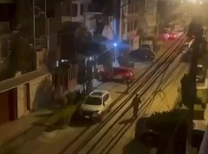 VIDEO: Sujeto mata a balazos a su esposa e hijo frente a sus vecinos