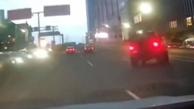 VIDEO: Conductora es aterrorizada por un sujeto a bordo de una Jeep