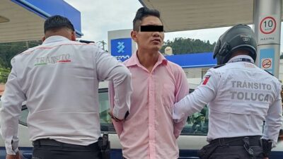 CAPTURADOS: Policías de Toluca sorprenden a dos sujetos con motocicletas robadas