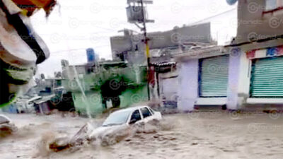 VIDEO. Varios vehículos fueron arrastrados por las fuertes lluvias de esta tarde en Ecatepec