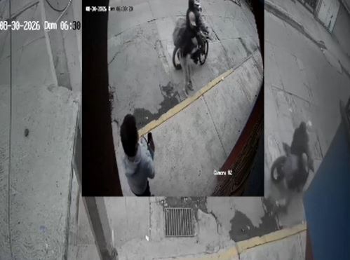 VIDEO: Asaltantes en moto aterrorizan a abuelitas en calles de Ecatepec