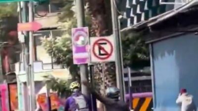 VIDEO: Motociclista invade ciclovía y golpea sin razón a un joven en bicicleta