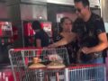 VIDEO: De no creerse, cliente de Costco compra un refresco refill y llena dos garrafones